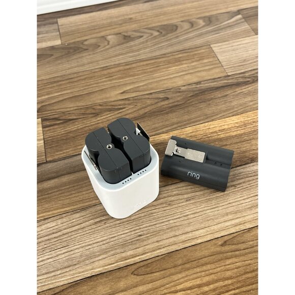 RING Charging Station only for Quick Release Battery Pack 5AT3S6 W/ 3 BATTERIES - Picture 3 of 12
